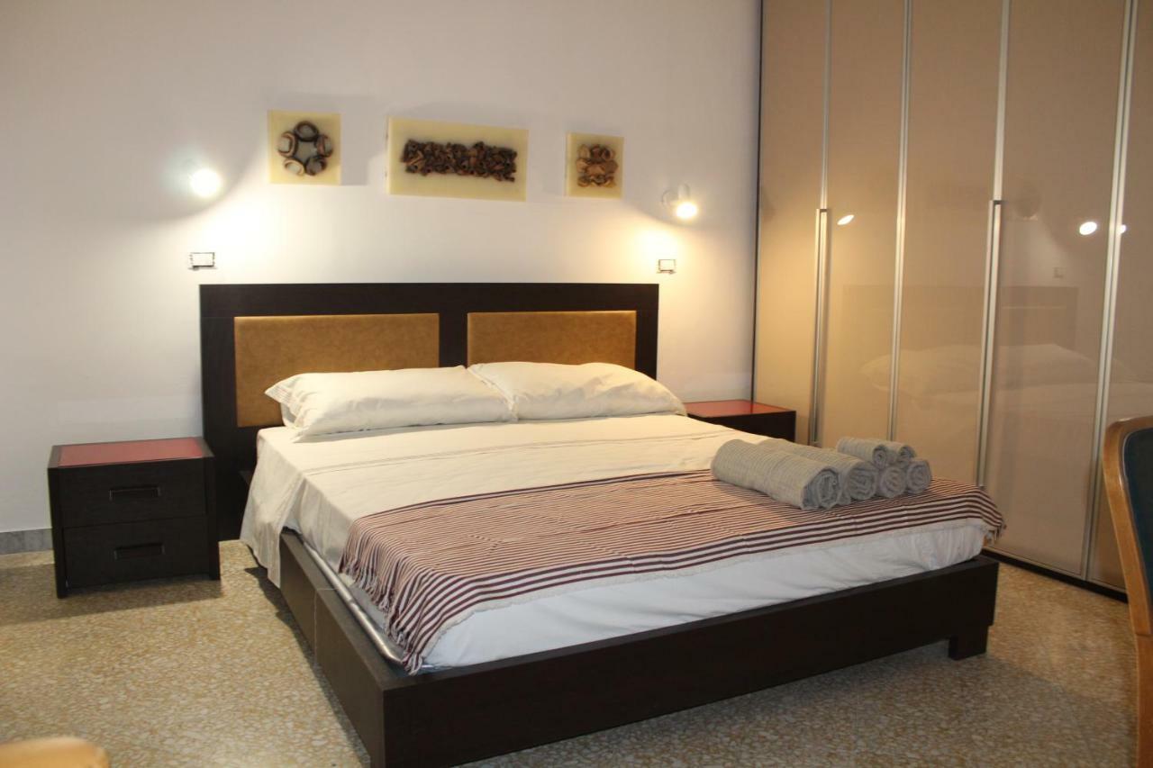 레체 Porta Deuropa B&B 외부 사진